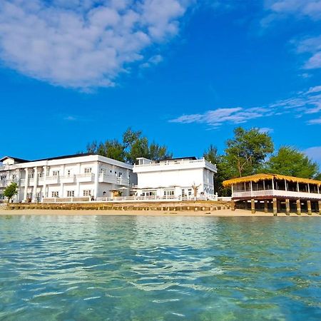 Gili Beachfront Suites Gili Trawangan Eksteriør bilde